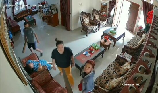 8 Menit Rekaman CCTV Bongkar Aksi Keji Perampokan dan Pembunuhan Lansia di Pekanbaru