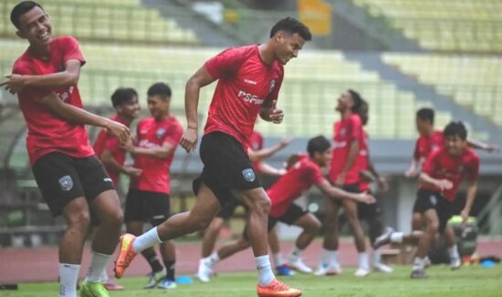 Jelang Laga Pamungkas, Aji Santoso Siapkan 2 Strategi Rotasi Hadapi Bekasi City