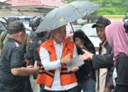 Kawal Sidang Abdul Wahid, Ribuan Simpatisan Tetap Padati PN Pekanbaru di Tengah Hujan