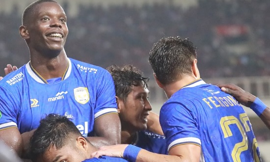 Drama di Jayapura! Adhyaksa FC Bungkam Persipura dan Lolos ke Liga 1