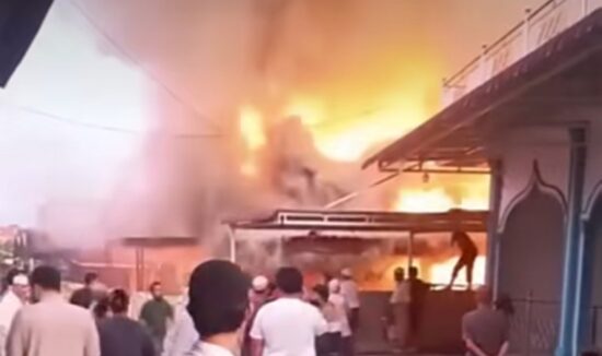 BREAKING NEWS: Kebakaran Besar di Binawidya Pekanbaru