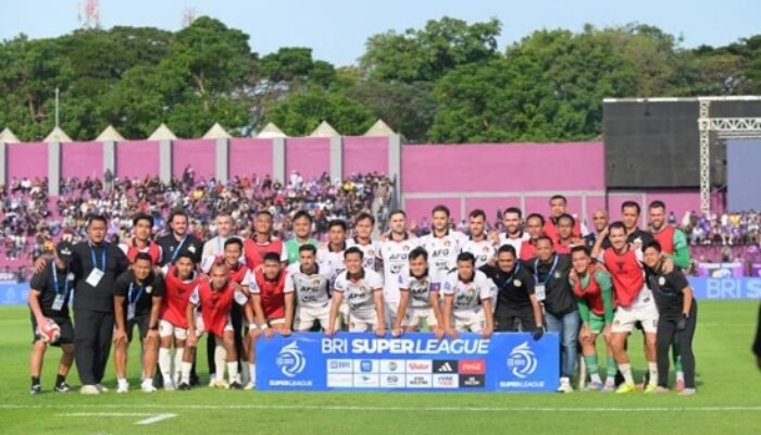 Lawan Persebaya, Persik Kejar Penutup Manis