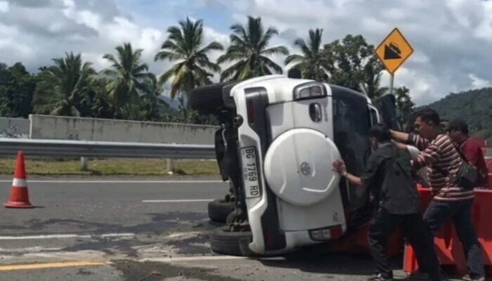 2 Penumpang Selamat dari Kecelakaan Tunggal di Tol Padang-Sicincin, Begini Kondisinya