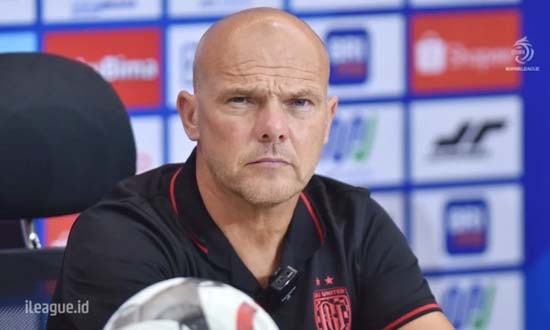 Pelatih Bali United Johnny Jansen Waspadai Persib Bandung
