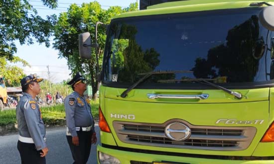 Dishub Halau Ratusan Truk Tonase Besar Masuk Kota Pekanbaru