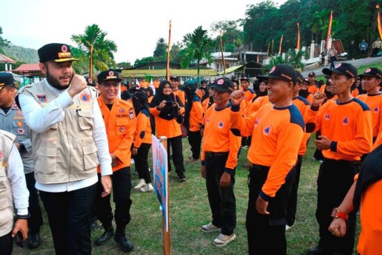 Buka Jambore KSB 2026, Fadly Amran Kucurkan Ratusan Alat Penyelamatan Anggota Relawan