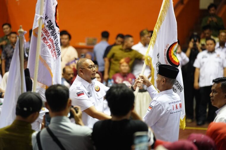 Pelantikan IKM Riau Jadi Simbol Kuatnya Persaudaraan Minang dan Melayu