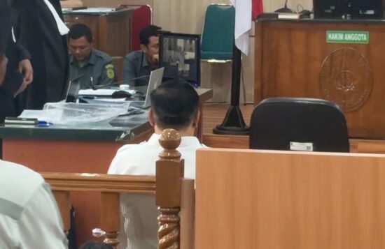 Akses Peliputan Dibatasi, Sidang Korupsi Abdul Wahid Diwarnai Protes Wartawan