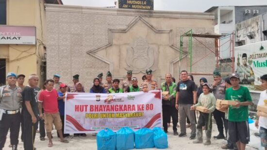Menyambut HUT Bhayangkara ke 80, Polsek Binawidiya Gelar Jum'at Berkah