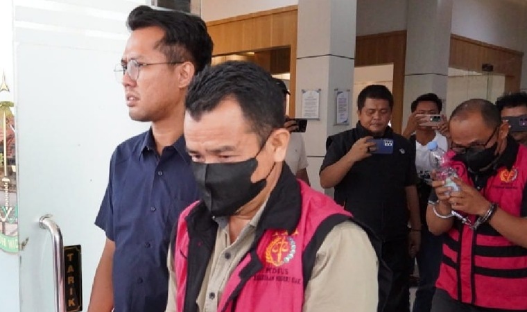 Kejari Siak Tahan Tiga Tersangka Dugaan Pemerasan Proyek, Sita Uang Rp421 Juta