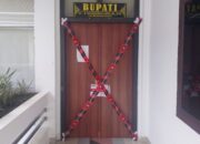 KPK Segel Kantor Bupati Kuansing, Suhardiman Amby Tak Terlihat