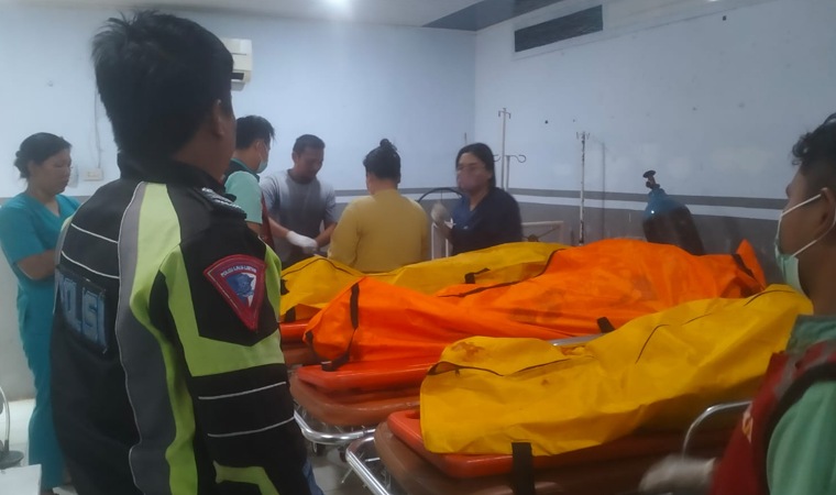 Berita Foto: Kecelakaan Maut Hiace vs Truk di Tol Permai Tewaskan 5 Orang
