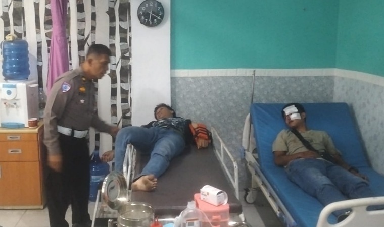 Berita Foto: Kecelakaan Maut Hiace vs Truk di Tol Permai Tewaskan 5 Orang