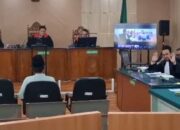 Tangis Pecah di Sidang, UAS: Aku Akan Tetap Membelamu Abdul Wahid