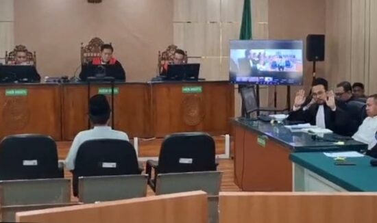 Tangis Pecah di Sidang, UAS: Aku Akan Tetap Membelamu Abdul Wahid