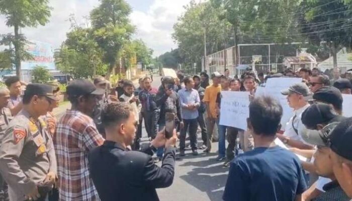 Ultimatum 15 Hari! Warga Inhu Desak Polisi Tangkap Dalang Penyerangan di PT SBP