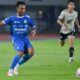 Setelah 4 Musim, Robi Darwis Akhrinya Berpisah Dengan Persib Bandung