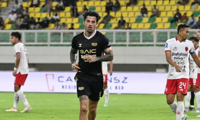 Sah! Stefano Lilipaly Gabung Semen Padang FC