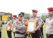 AKP Kris Tofel Terima Penghargaan dari Kapolda Riau: Pengungkapan Kasus Perusakan Mangrove 118 Hektare di Rohil