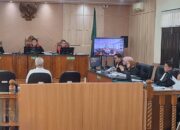 Sidang Memanas, Arief Setiawan Akui Salah tapi Tolak Pasal Gratifikasi