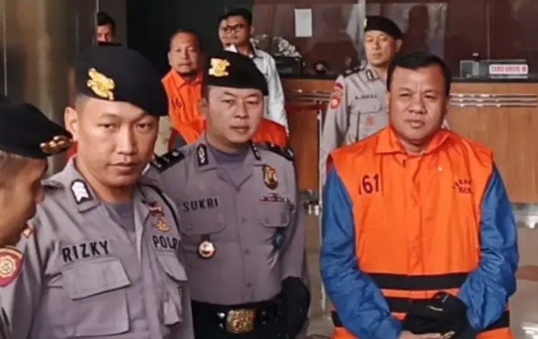 Bupati Kuansing dan Sekda Resmi Ditahan KPK