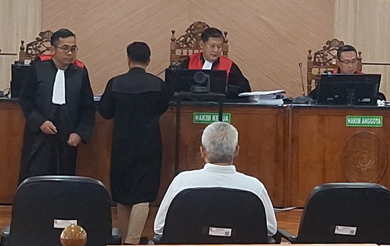 Air Mata Arief Pecah di Pengadilan: Singgung Pihak Lain yang Belum Tersentuh Hukum