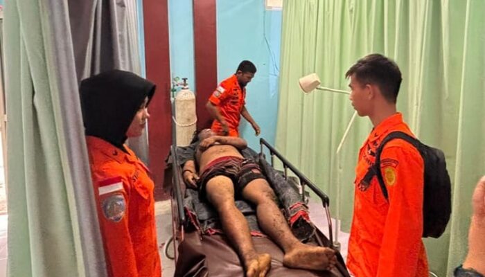 Truk Pengangkut Besi Gagal Nanjak di Padang Pariaman, Kernet Tewas Terlindas