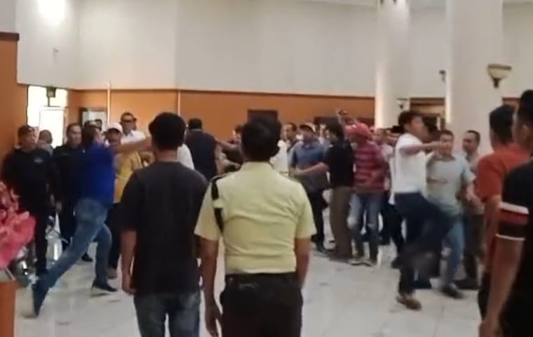 Adu Jotos di DPRD Riau Diduga Berawal dari Konflik 2 Anggota Dewan