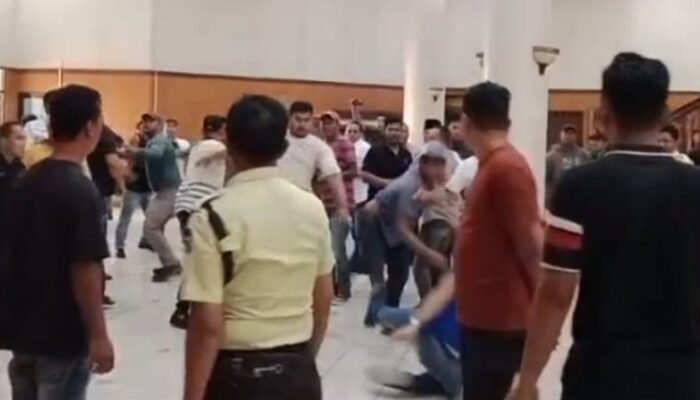 Bentrokan di DPRD Riau Ternyata Sesama Politisi Golkar
