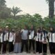 Mahasiswa KKN UNRI Sulap Air Kolam dan Daun Pepaya Jadi Pupuk Organik, Petani Desa Bukit Kratai Antusias