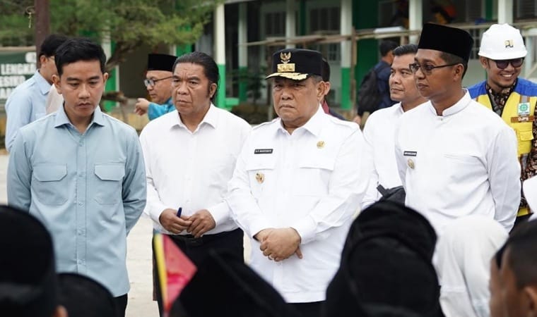 Wapres Gibran Janji Bantu MIN 1 Rohil yang Kekurangan Kelas