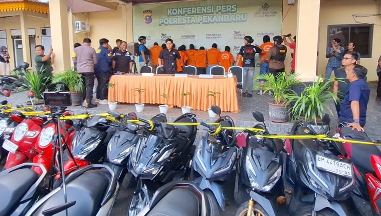 Polresta Pekanbaru Ringkus 2 Komplotan Curanmor Spesilis Motor Jamaah Salat