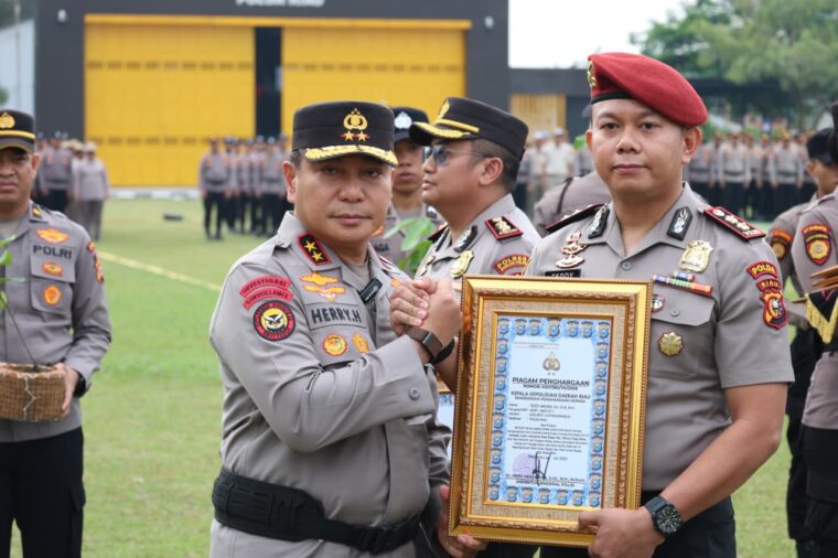 133 Personel dan Mitra Terima Penghargaan Kapolda Riau, Dari Pengungkap Narkoba hingga Penyelamat Nyawa