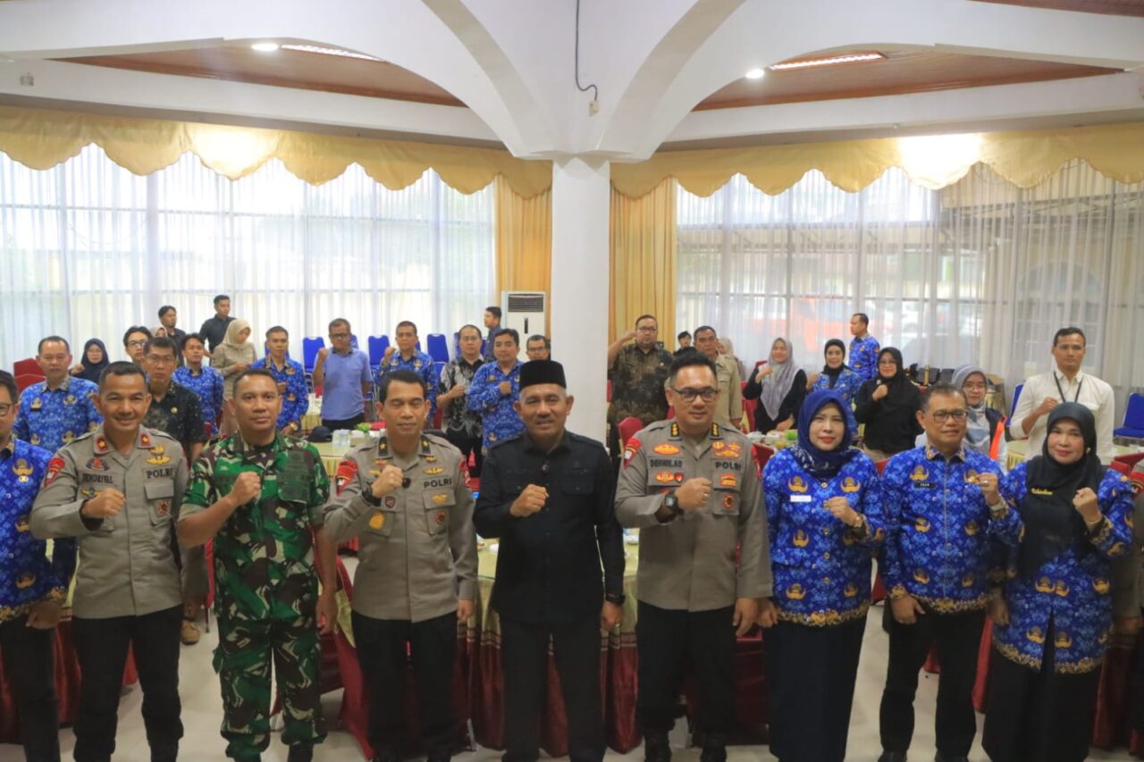 Satgas Percepatan Rehabilitasi dan Rekonstruksi (PRR) Pascabencana Sumatera menggelar rapat koordinasi bersama Pemerintah Kabupaten Lima Puluh Kota untuk mengevaluasi progres pemulihan infrastruktur, pembangunan hunian tetap, dan rehabilitasi pascabencana.