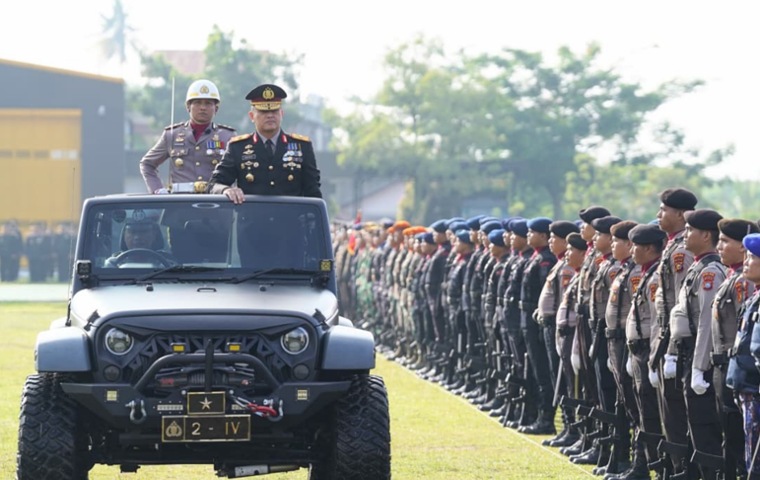 Pimpin Upacara Bhayangkara ke-80 di Mapolda Riau, Ini Pesan Brigjen Hengki Haryadi