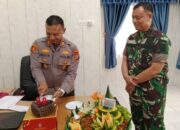 Koramil 07/Kampar Beri Kejutan HUT Bhayangkara ke-80 di Mapolsek Tambang
