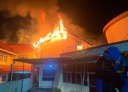 Kantor Inspektorat dan Bapenda Padang Terbakar