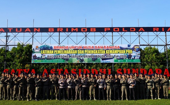 Asah Kemampuan Hadapi Huru-Hara, Satbrimob Polda Riau Gembleng Personel Lewat Harpuan PHH