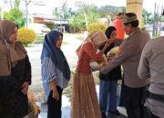 Jumat Berkah Polsek Kampar, Sentuhan Kepedulian Kapolsek untuk Pekerja