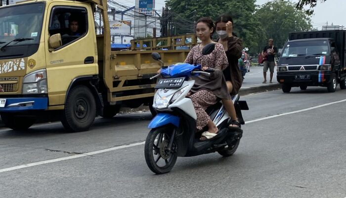 Ngebut di Jalan? Wajib Baca 8 Tips Naik Motor Aman Honda Hayati