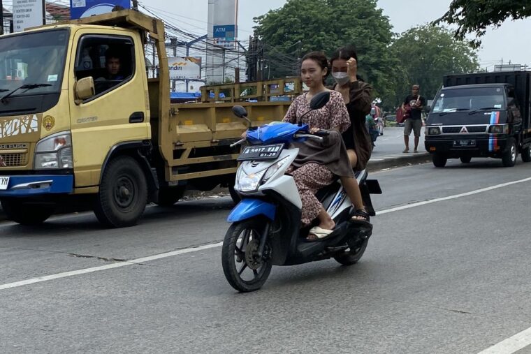 Ngebut di Jalan? Wajib Baca 8 Tips Naik Motor Aman Honda Hayati