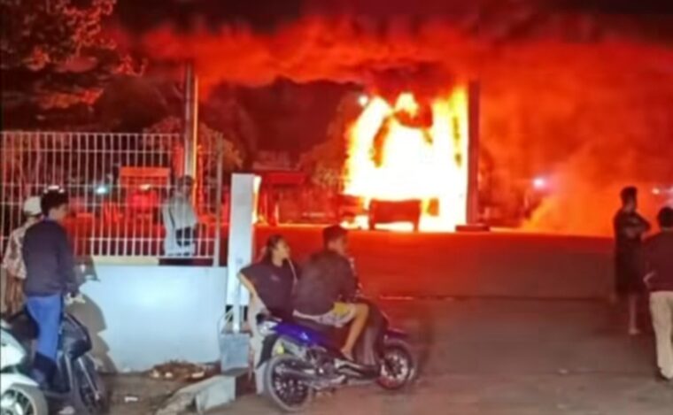 SPBU Harapan Jaya Pekanbaru Terbakar