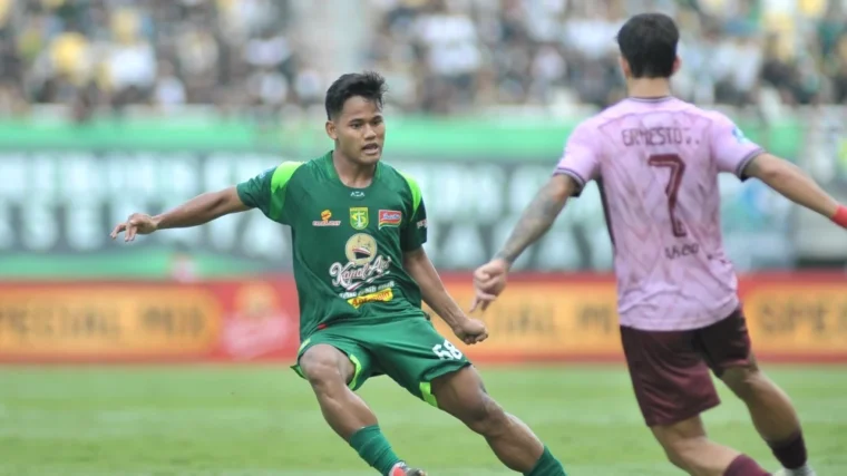 Toni Firmansyah Tempa Diri Demi Rebut Peran Lebih Besar di Persebaya