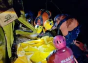 Mobil Terjun ke Jurang Sitinjau Lauik, Evakuasi Dramatis Tengah Malam