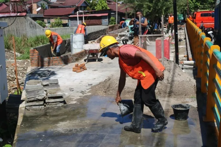 DLH Padang Siapkan Batang Arau Jadi Pusat HJK Ke-357, Perangkap Sampah Dipasang di Lima Titik