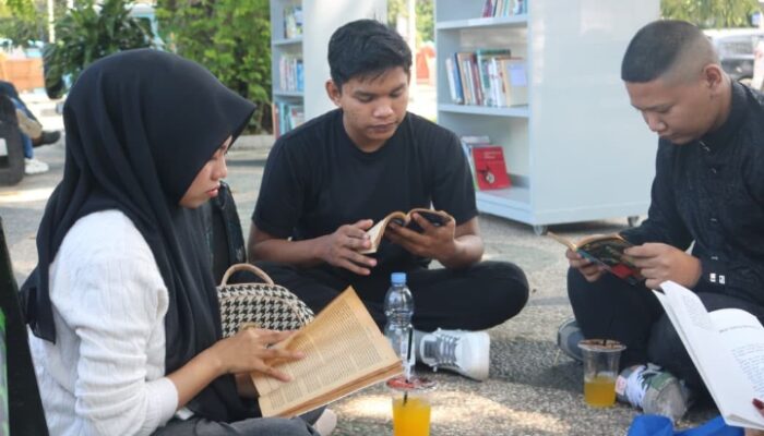 Dispusip Padang Hadirkan Taman Bacaan Terbuka, Pengunjung Minta Koleksi Buku Ditambah