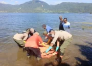 Mayat Tanpa Identitas Ditemukan Mengapung di Danau Singkarak, Dievakuasi Tim SAR