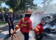 Mobil Terbakar di Depan McDonald’s Padang, Tidak Ada Korban Jiwa