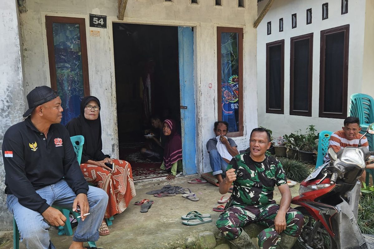 Suasana rumah duka di pesisir Selatan, Sumatra Barat. (Foto: kompas)