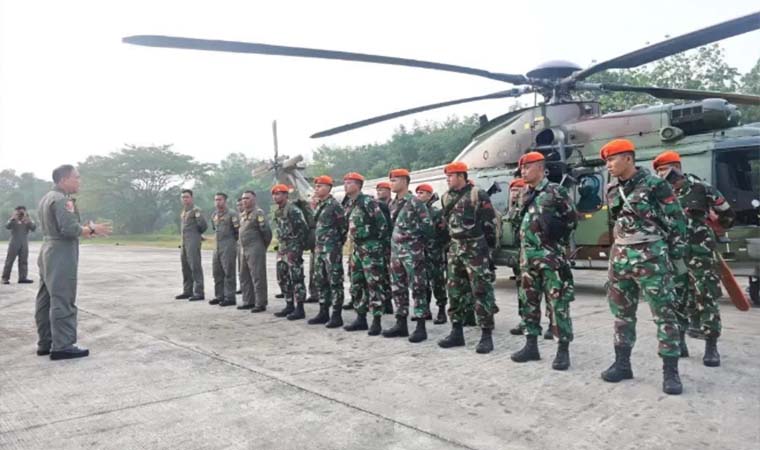 Tak Bisa Dijangkau Jalur Darat, 13 Prajurit Kopasgat Diterbangkan ke Titik Karhutla Kerumutan